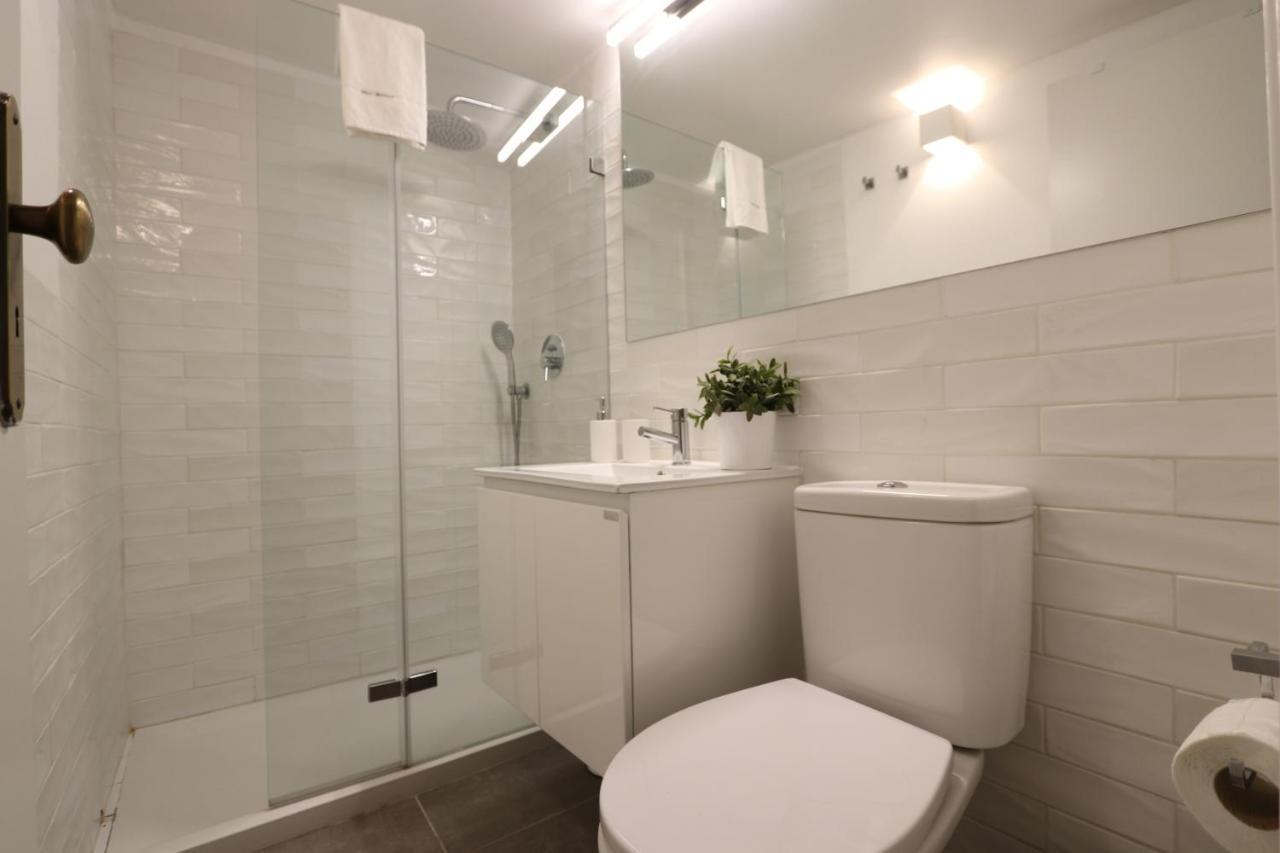 Apartamento Chic Urban Retreat At Downtown With Balcony & Views Lisboa Exterior foto